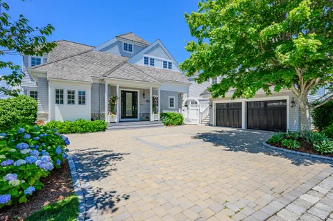 $4,395,000 | 129 Shore Drive West, Mashpee, MA 02649