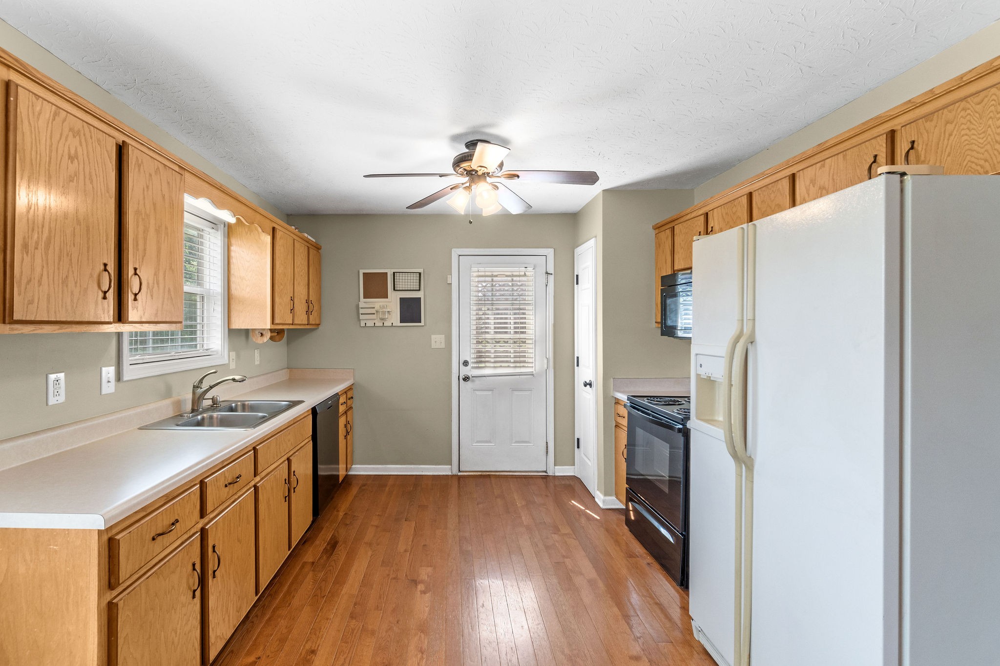 834 Turtle Creek Road Clarksville, TN 37043 - Photo 12 of 26 Gallery Image 12