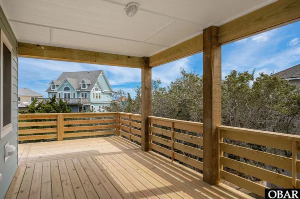 $660,000 | 41615 Starboard Drive, Avon, NC 27915