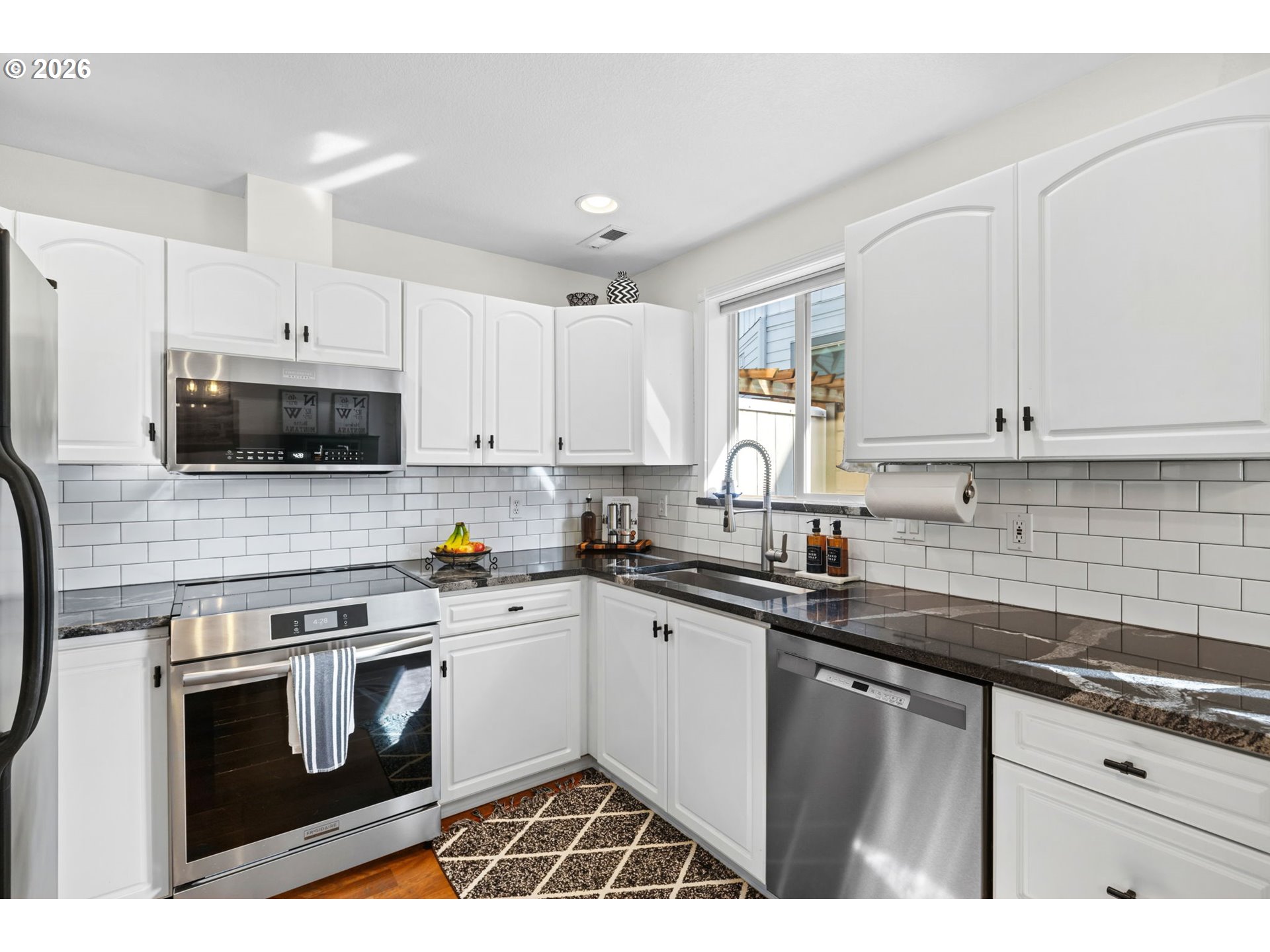 1636 Southeast Knapp Street Portland, OR 97202 - Photo 11 of 28 Kitchen