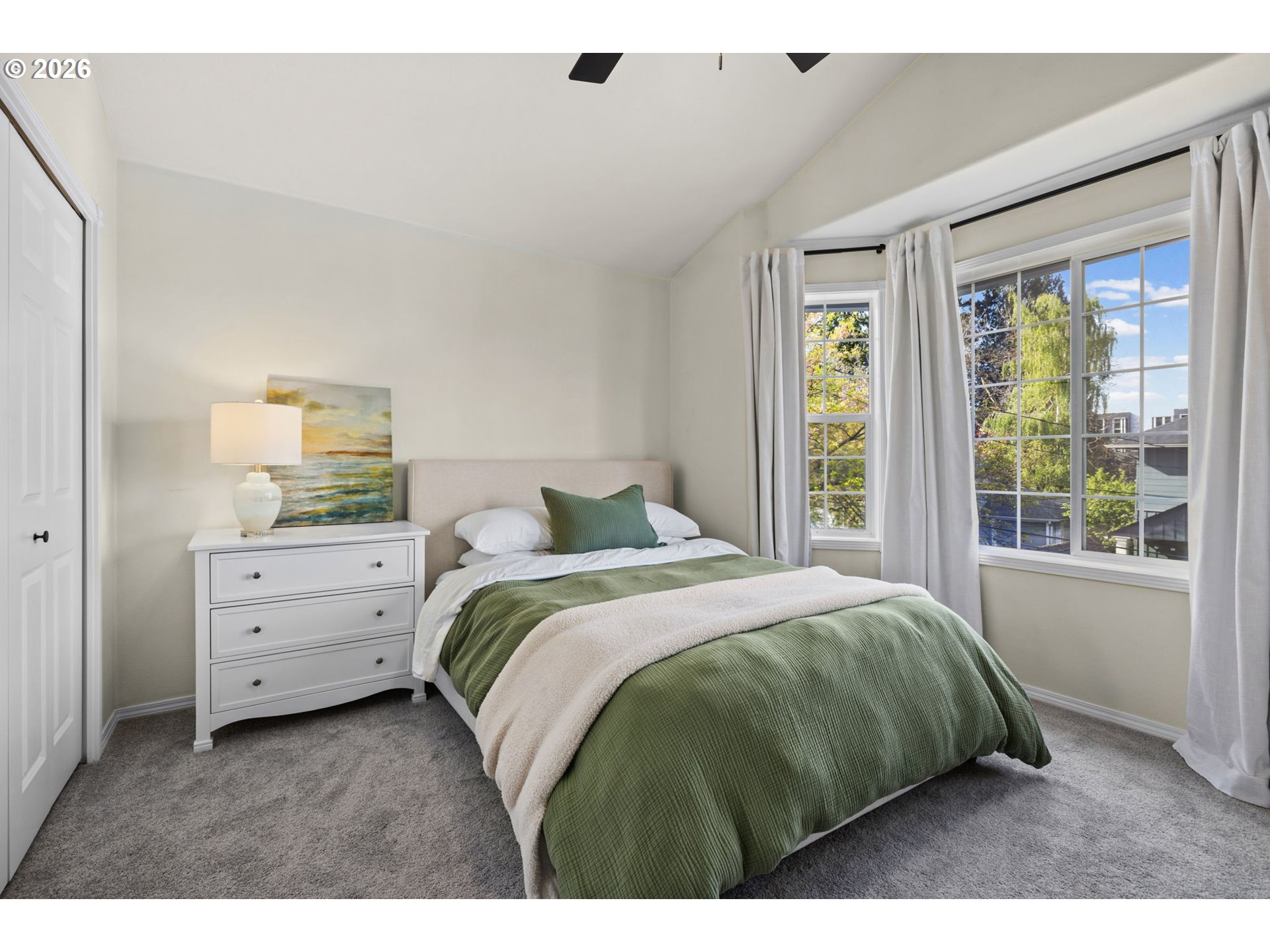 1636 Southeast Knapp Street Portland, OR 97202 - Photo 16 of 28 Bedroom