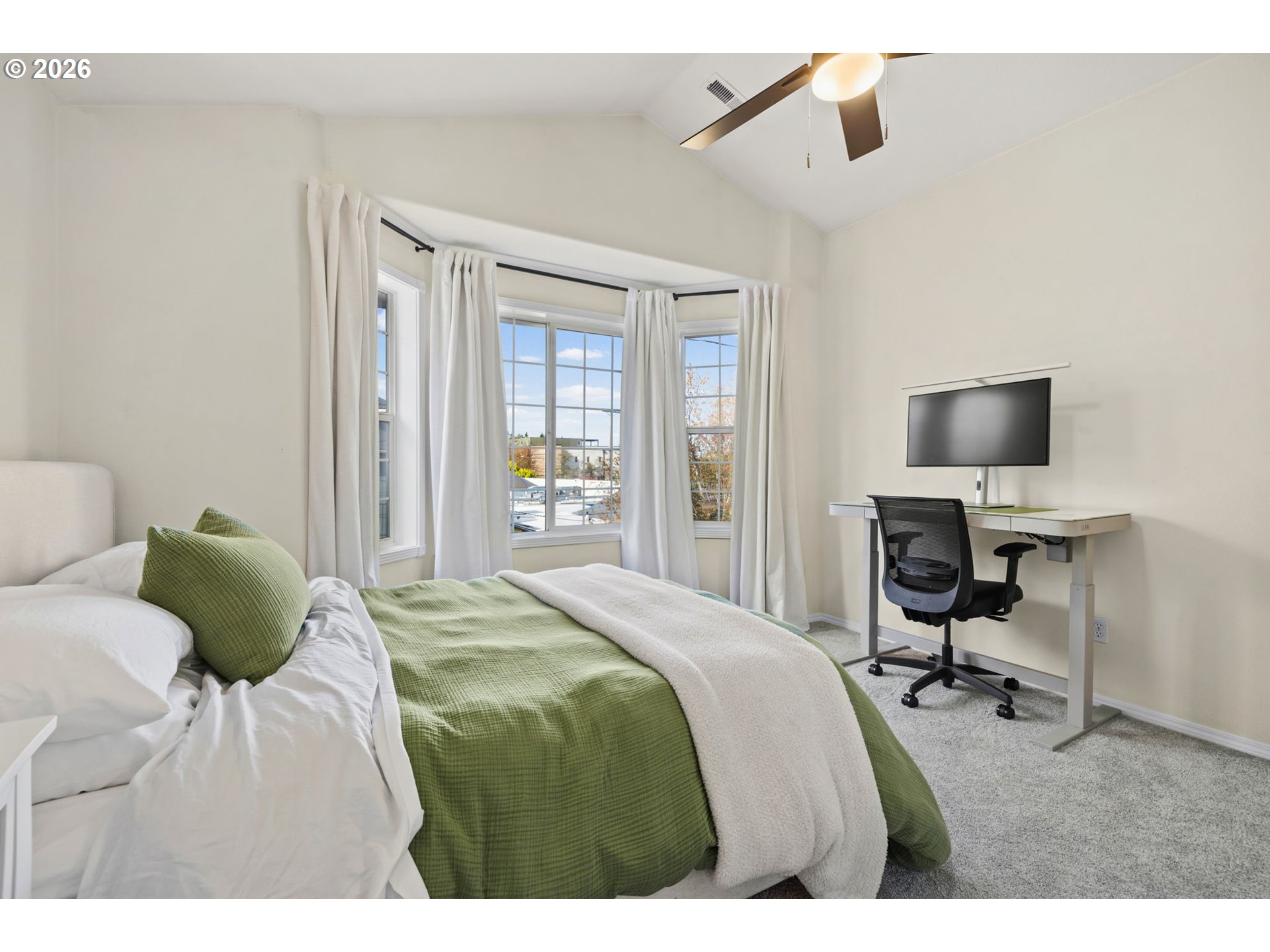 1636 Southeast Knapp Street Portland, OR 97202 - Photo 17 of 28 Bedroom