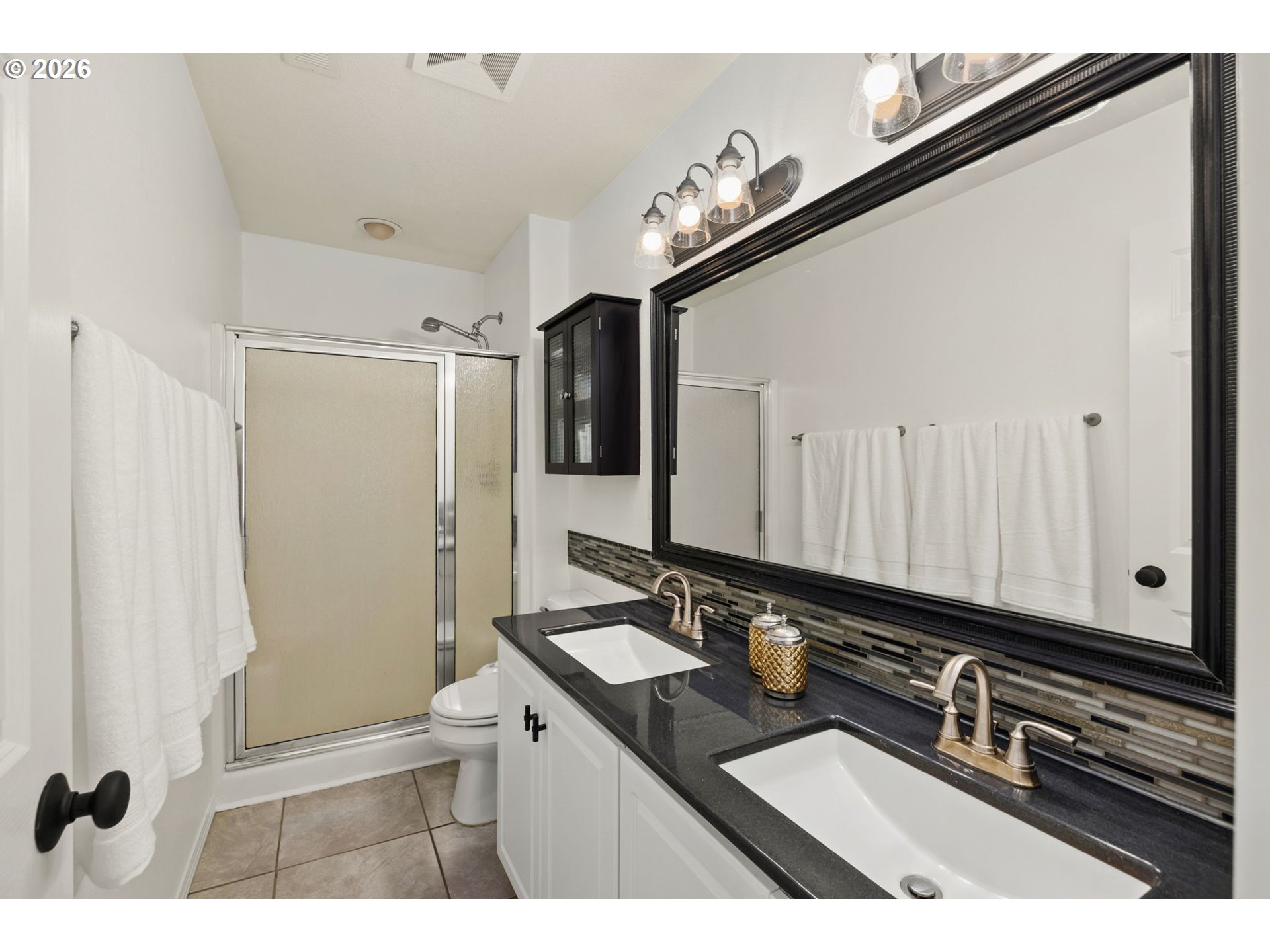 1636 Southeast Knapp Street Portland, OR 97202 - Photo 21 of 28 Owner's Suite Bathroom