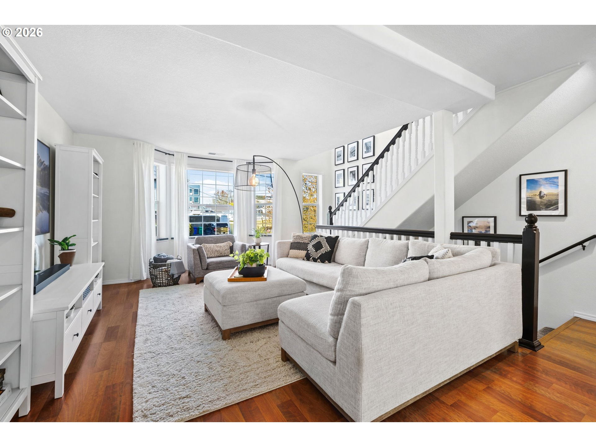 1636 Southeast Knapp Street Portland, OR 97202 - Photo 4 of 28 Living Room
