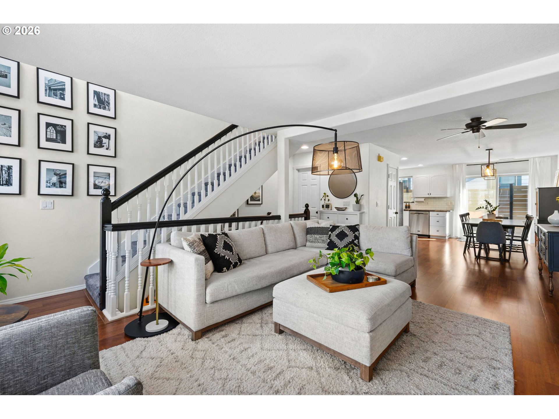 1636 Southeast Knapp Street Portland, OR 97202 - Photo 5 of 28 Living Room