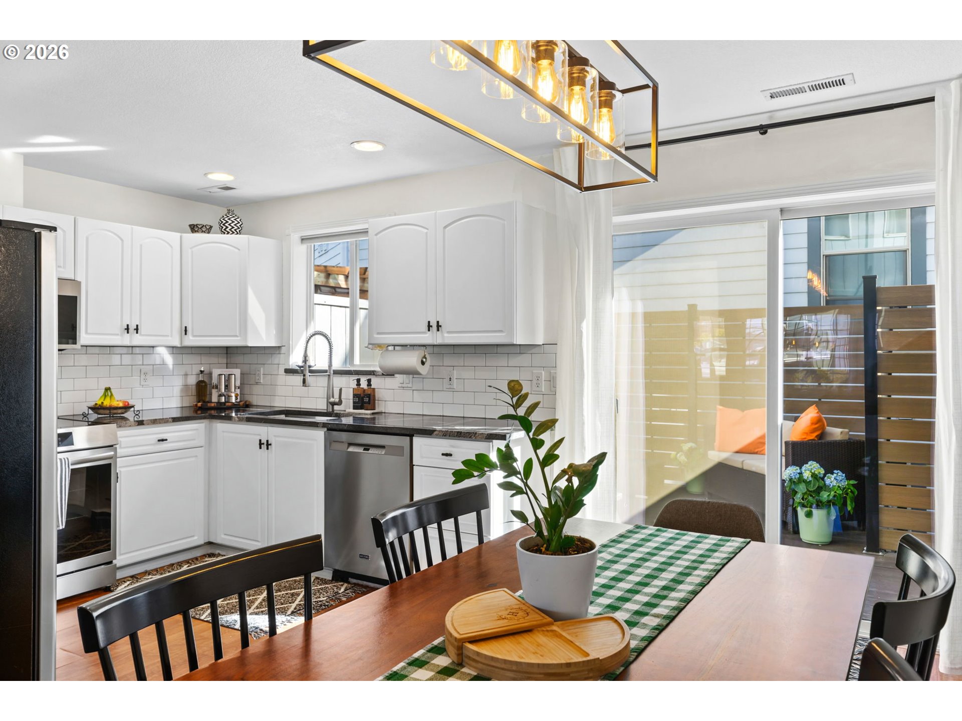 1636 Southeast Knapp Street Portland, OR 97202 - Photo 9 of 28 Kitchen/Dining Room
