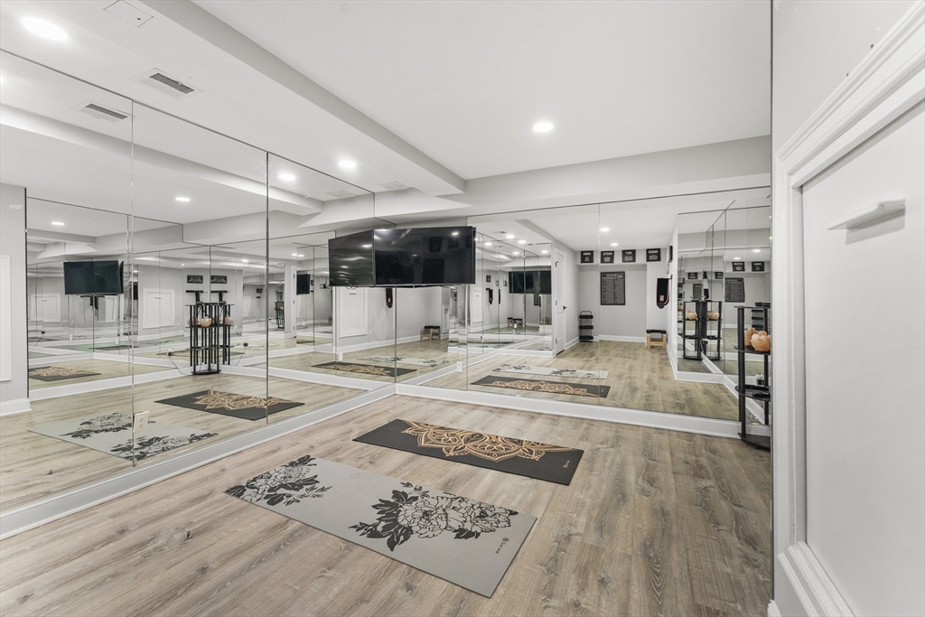 242 Valley Road Needham, MA 02492 - Photo 20 of 23