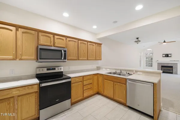 $358,900 | 184 Avonlea Place, Unit 184, Johnson City, TN 37604