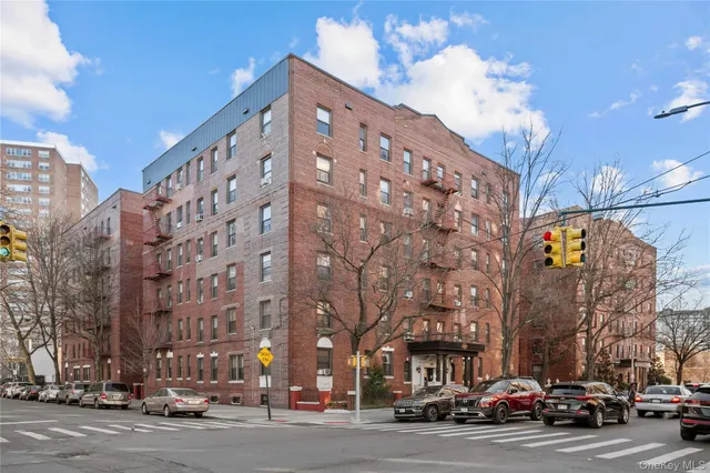 $259,999 | 3220 Avenue H, Unit 1E | Flatbush