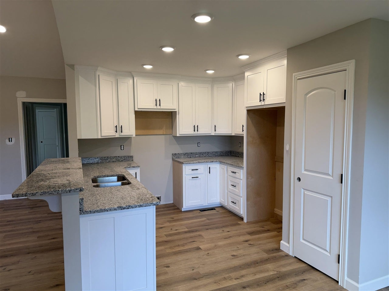 129 Ralph A Young Road Bowling Green, KY 42101 - Photo 7 of 20 Gallery Image 7