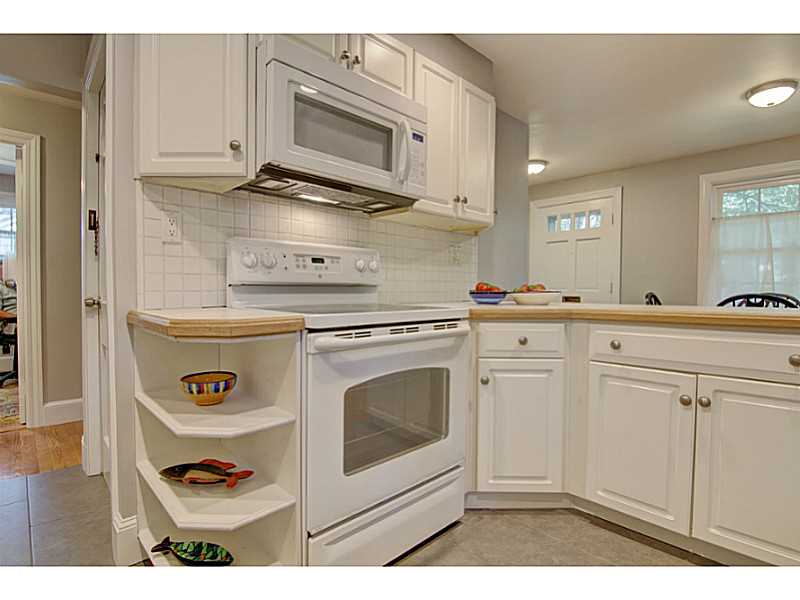 12 Milton Road Barrington, RI 02806 - Photo 8 of 20 Kitchen.