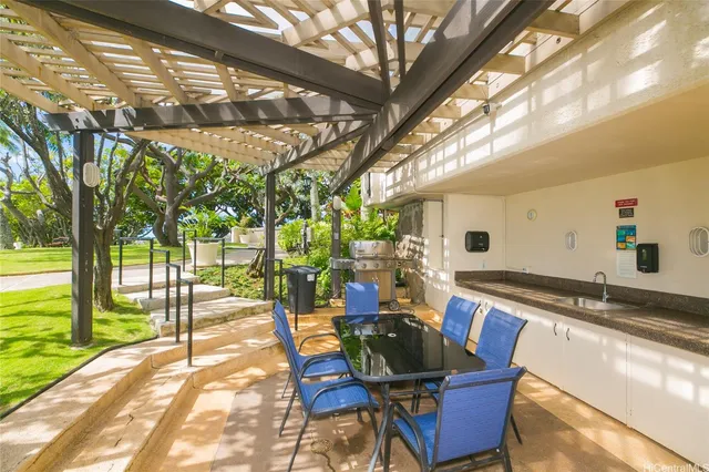 $999,000 | 250 Kawaihae Street, Unit 12F, Honolulu, HI 96825