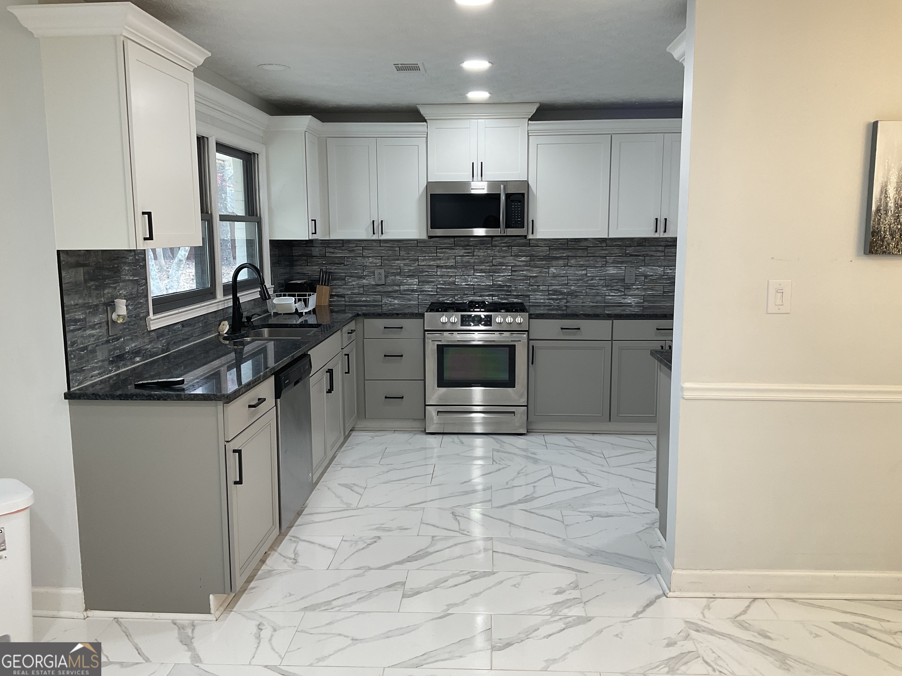 558 Kenwood Road Fayetteville, GA 30214 - Photo 10 of 22