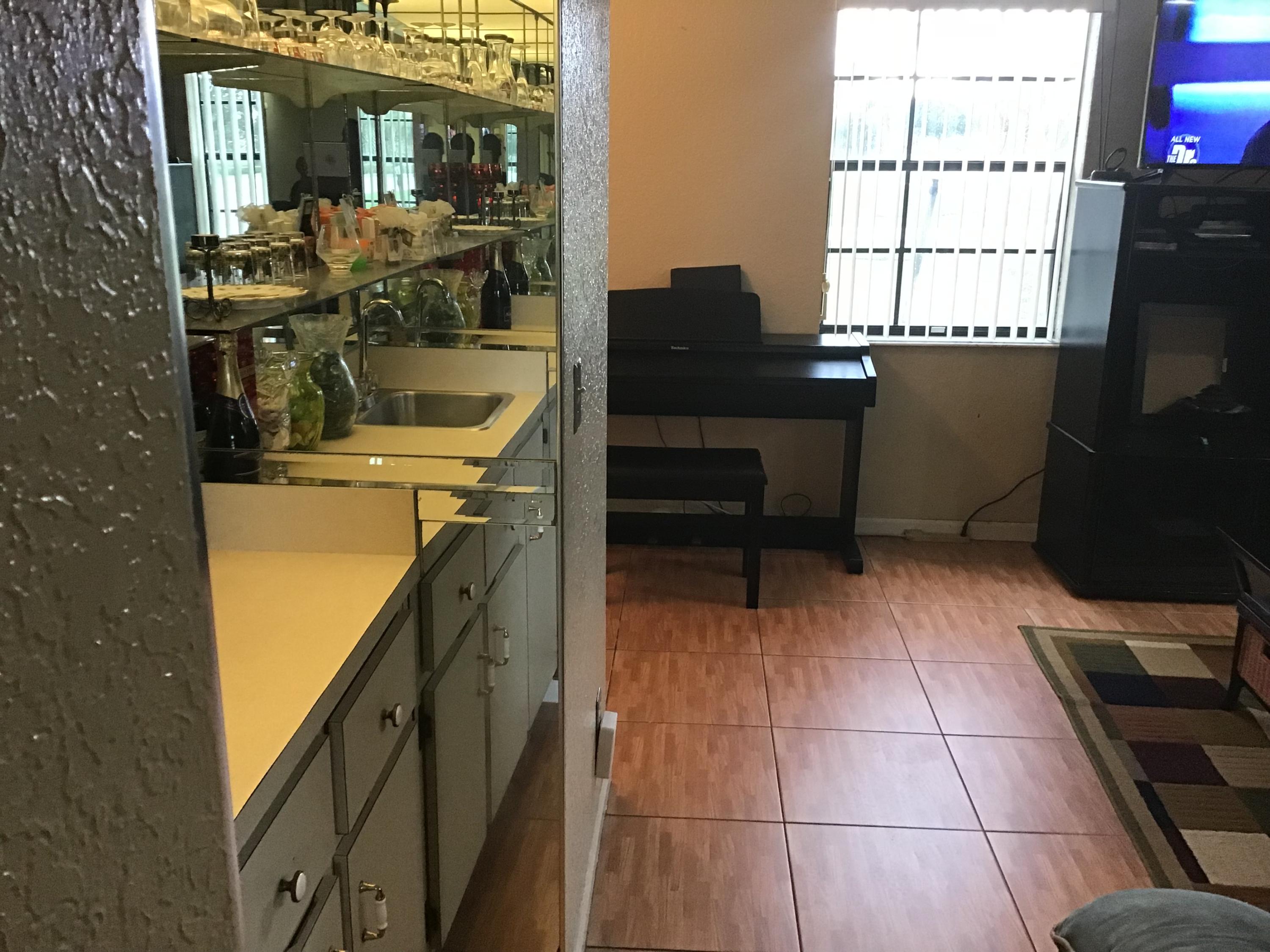 12761 Westhampton Circle Wellington, FL 33414 - Photo 6 of 16 835065C9-F4CF-4282-873D-3EE085F932D6