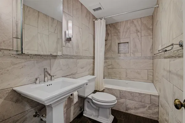 $365,000 | 2207 Briarwest Boulevard, Houston, TX 77077