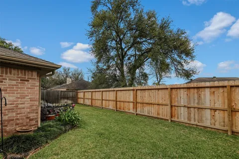 $365,000 | 2207 Briarwest Boulevard, Houston, TX 77077