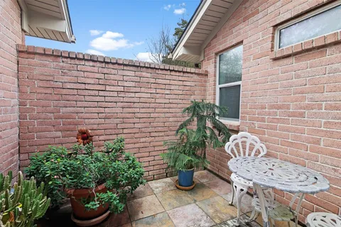 $365,000 | 2207 Briarwest Boulevard, Houston, TX 77077