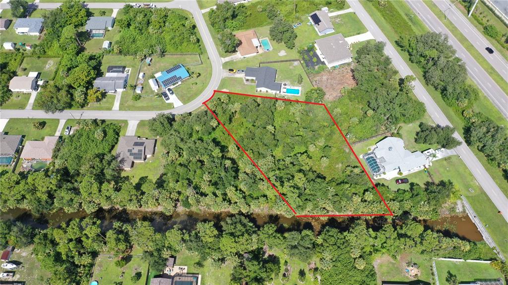 284 Hinton Street Port Charlotte, FL 33954 - Photo 4 of 16 view of a building