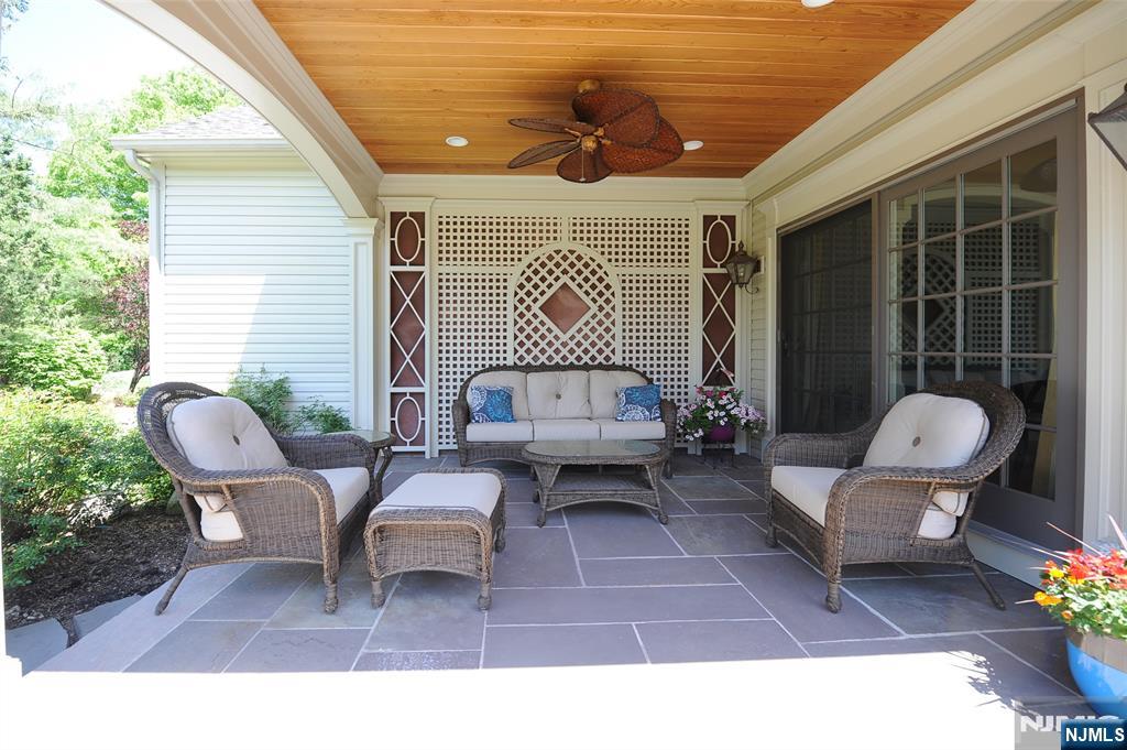 273 Joshua Lane Wyckoff, NJ 07481 - Photo 2 of 17