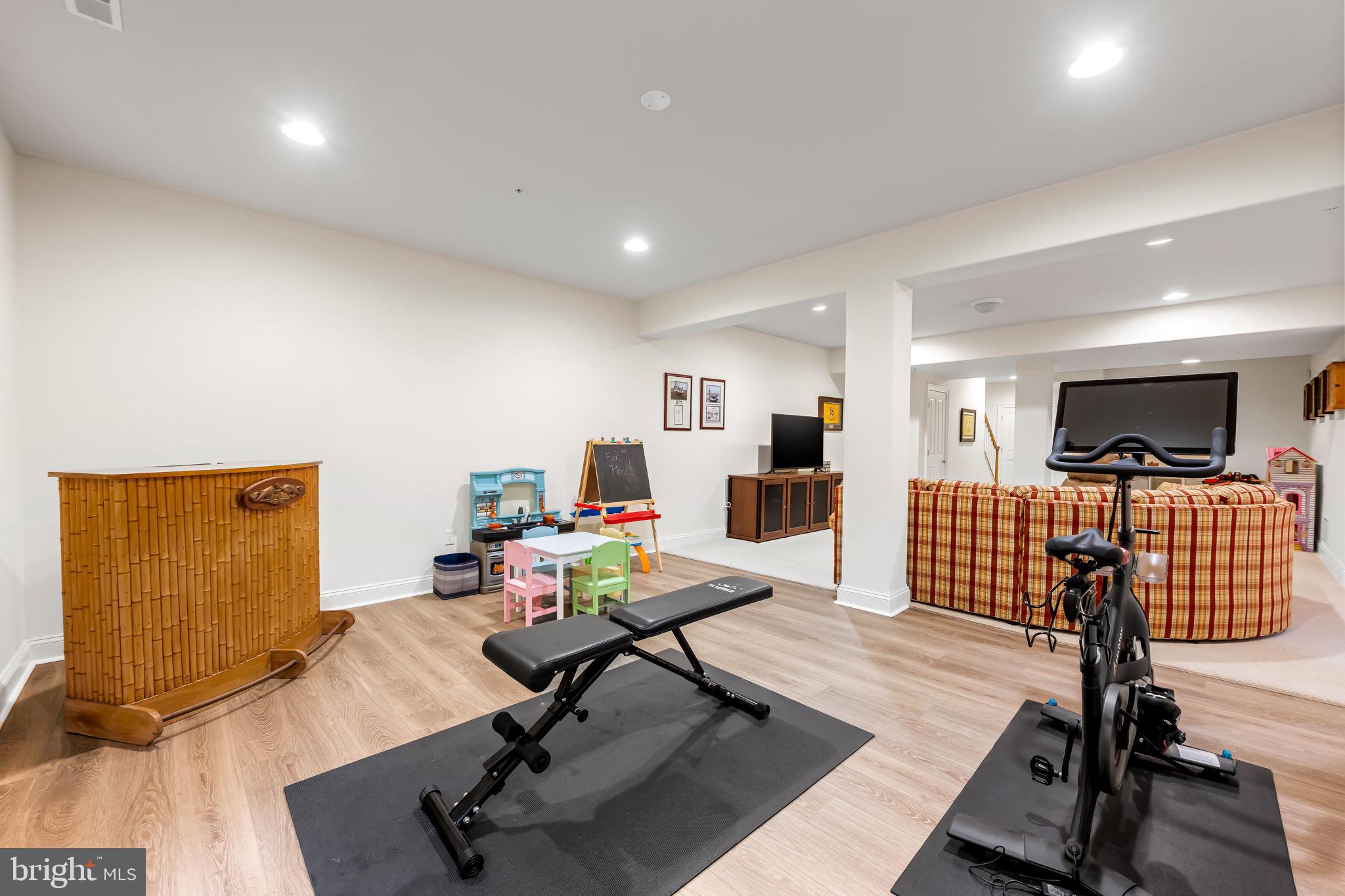 6509 Abbey View Way, Unit 22 Baltimore, MD 21212 - Photo 44 of 54 a workspace with furniture