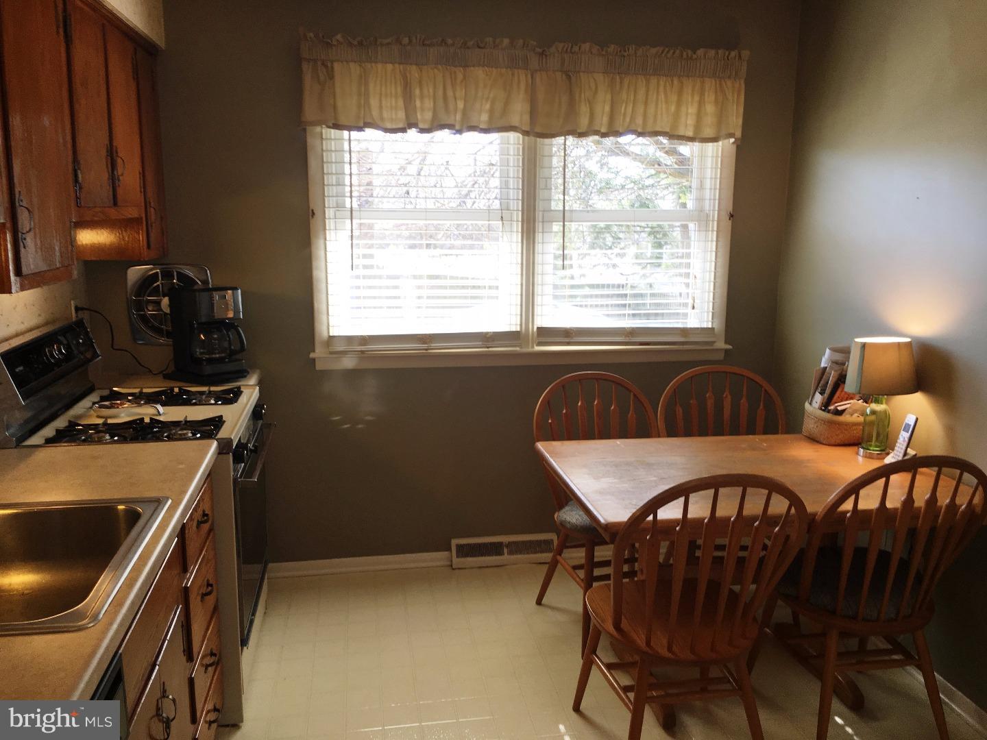 913 Abington Road Cherry Hill, NJ 08034 - Photo 7 of 16 Gallery Image 7