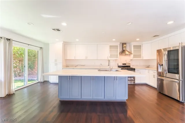 $2,500 | 7641 Sea Cliff Way, Las Vegas, NV 89128