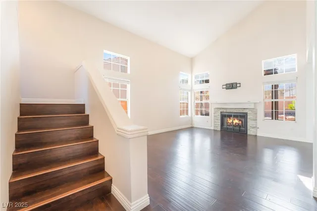 $2,500 | 7641 Sea Cliff Way, Las Vegas, NV 89128