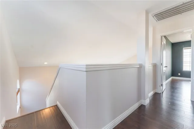 $2,500 | 7641 Sea Cliff Way, Las Vegas, NV 89128