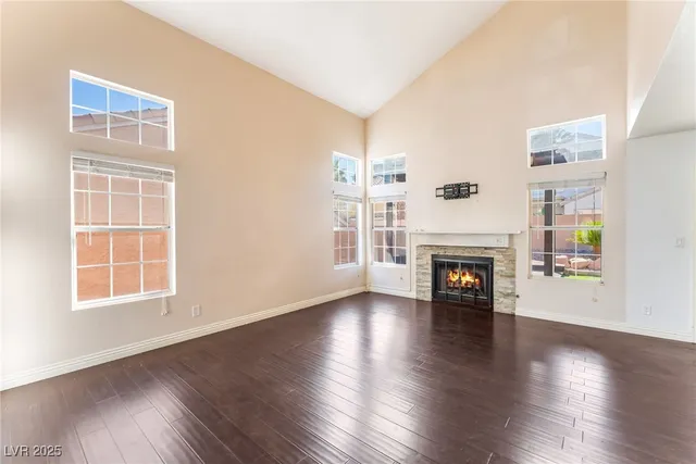 $2,500 | 7641 Sea Cliff Way, Las Vegas, NV 89128