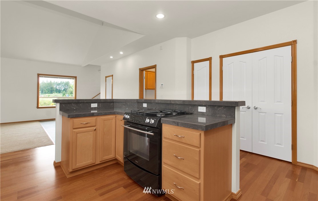8945 Littlerock Road Southwest Olympia, WA 98512 - Photo 7 of 34 Gallery Image 7