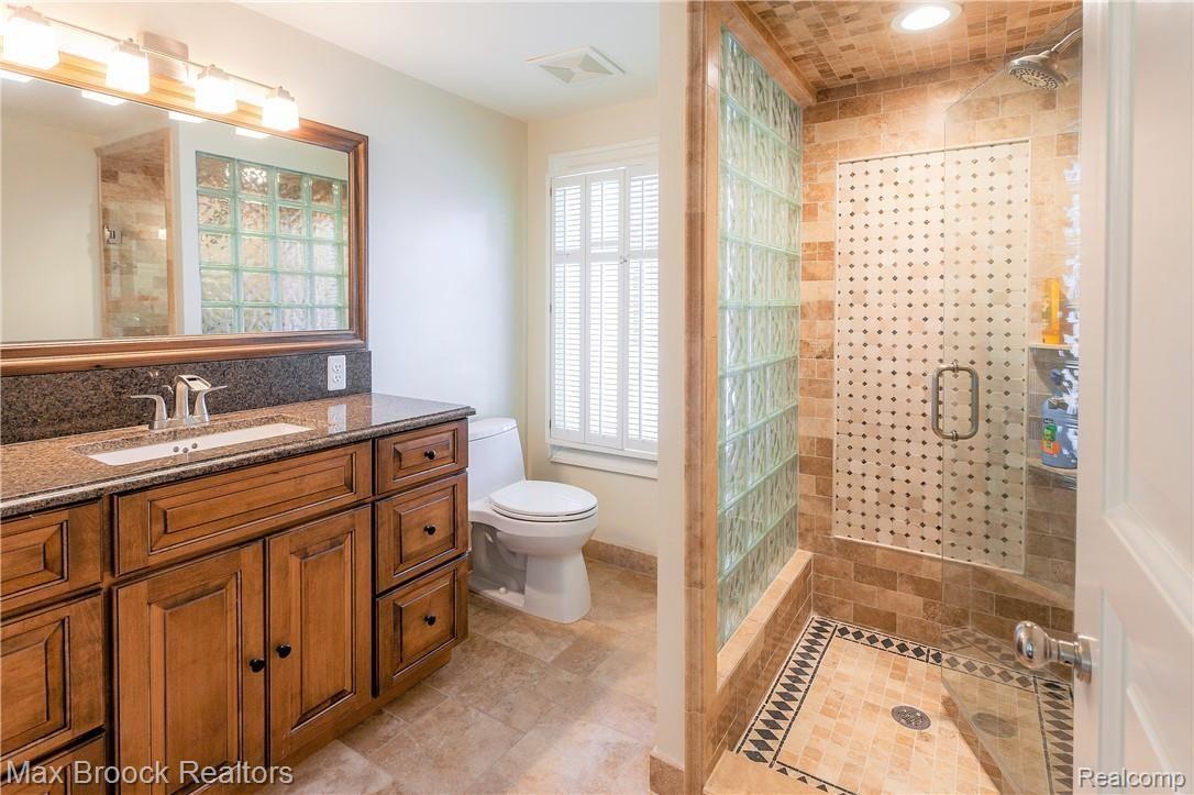 325 Keswick Road Bloomfield Hills, MI 48304 - Photo 31 of 40 Full Bath #3.jpg