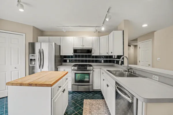 $425,000 | 439 Sommerset Court, Ann Arbor, MI 48103