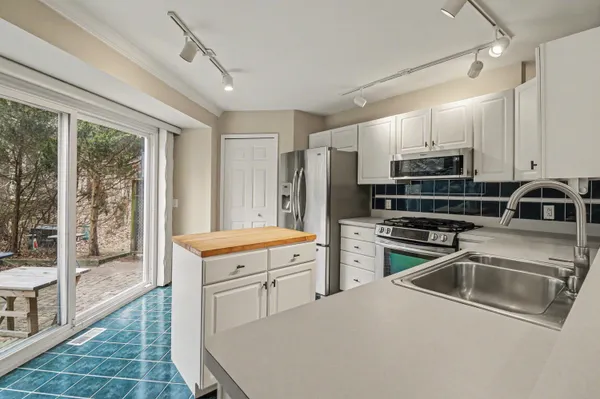 $425,000 | 439 Sommerset Court, Ann Arbor, MI 48103