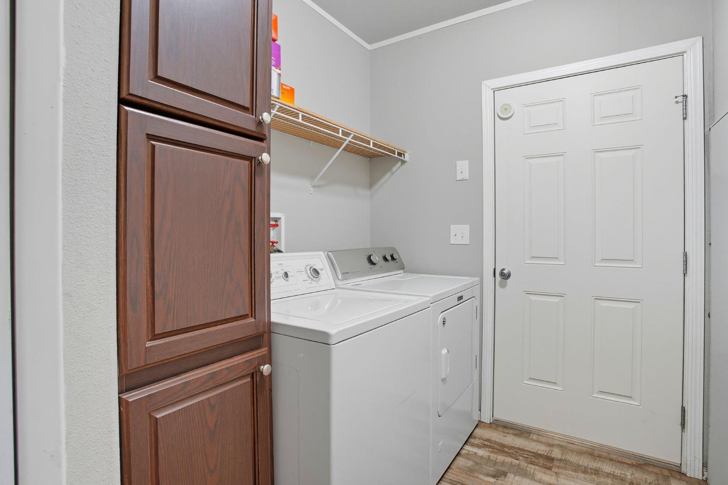 8665 Florin Road, Unit 133 Sacramento, CA 95828 - Photo 24 of 38 a utility room with dryer and washer