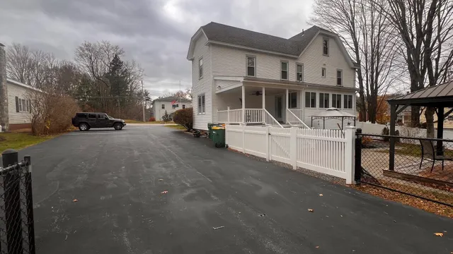 $829,900 | 292 Main Street, Fremont, NH 03044