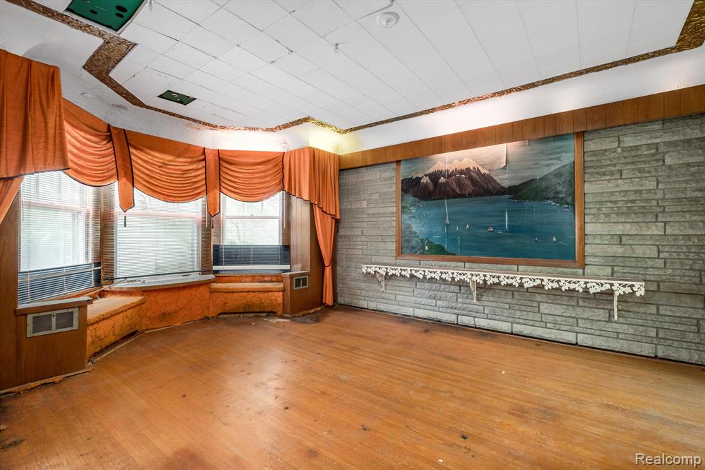 21 Longfellow Street Detroit, MI 48202 - Photo 2 of 38 Gallery Image 2