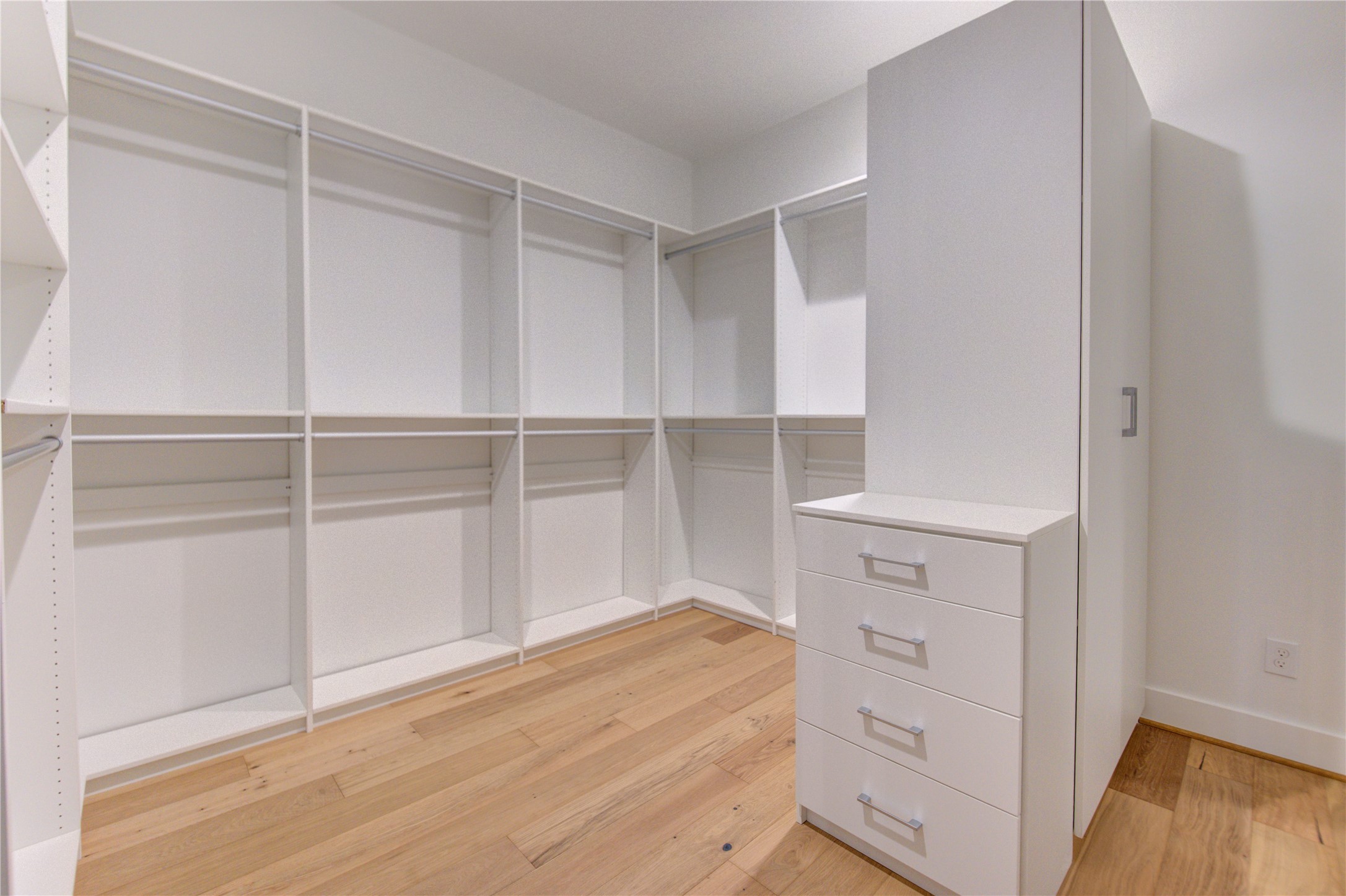 1502 Story Street Houston, TX 77055 - Photo 21 of 42 The second side of the primary closet