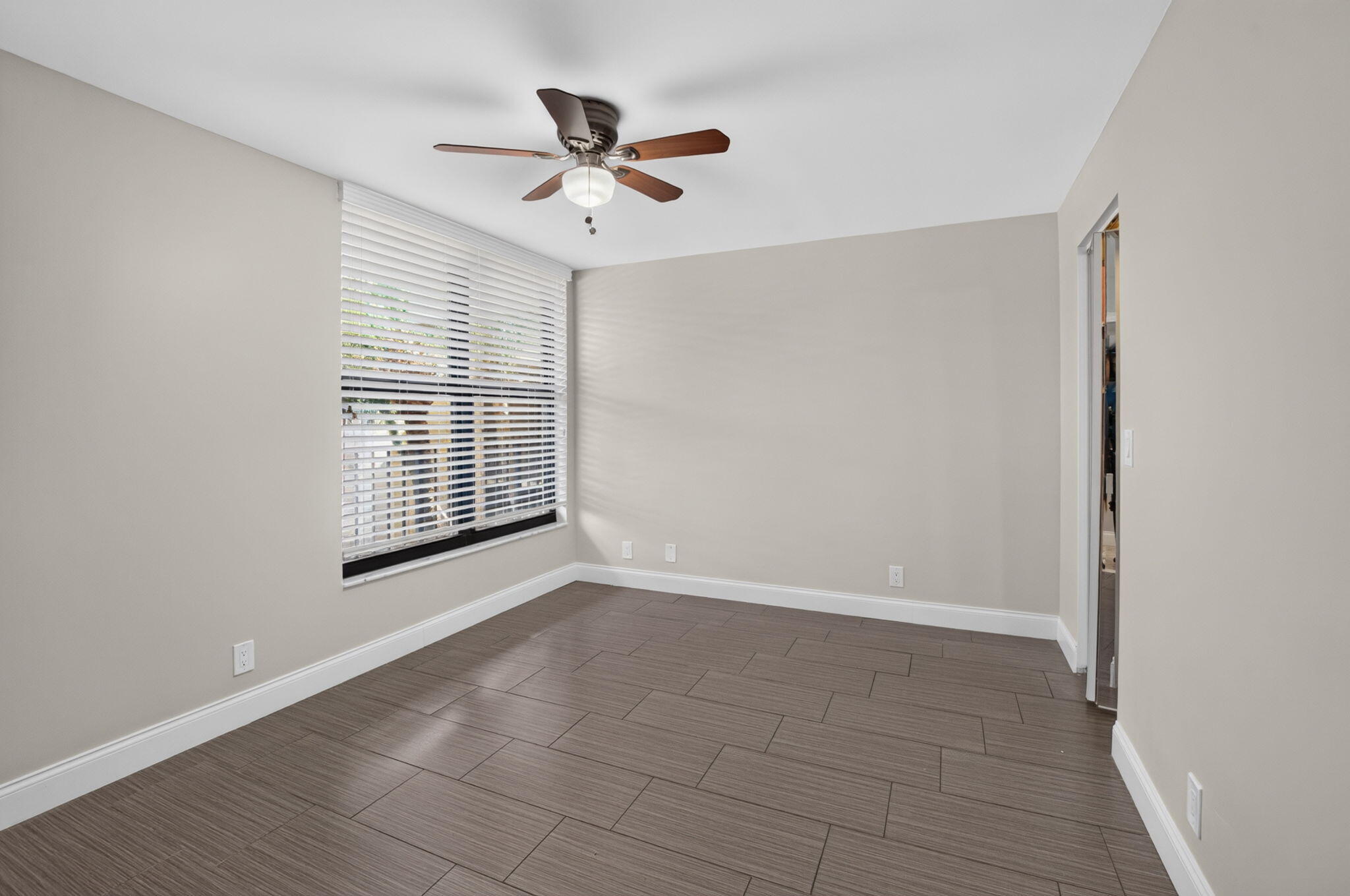 20 Royal Palm Way, Unit 3010 Boca Raton, FL 33432 - Photo 26 of 39 Second Bedroom