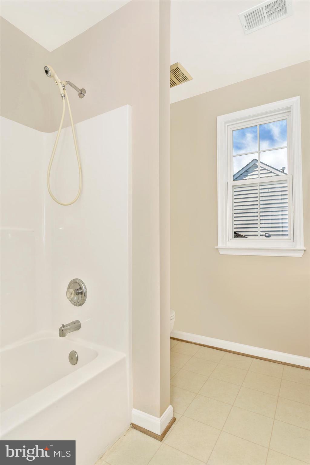 11223 Country Club Road New Market, MD 21774 - Photo 25 of 34 Second level bath