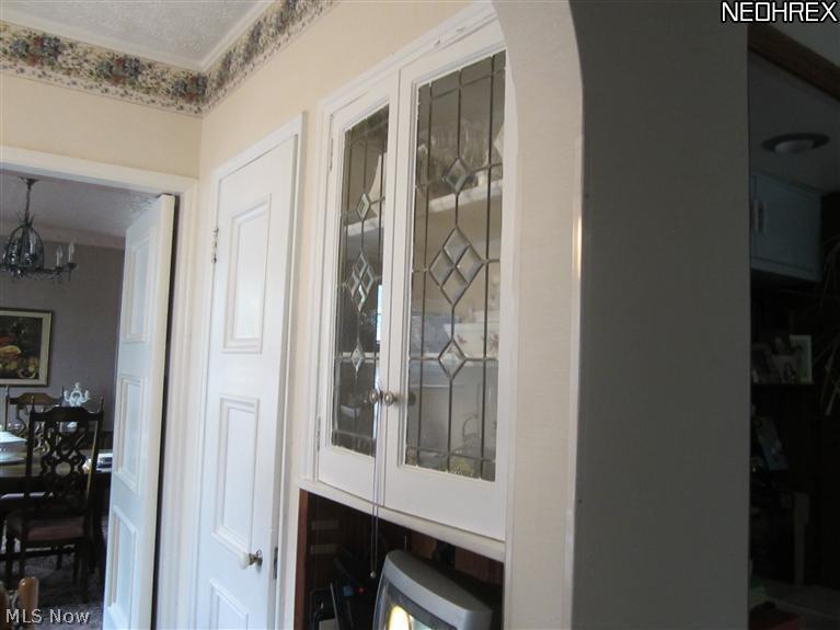 3320 Aberdeen Road Cleveland, OH 44120 - Photo 6 of 13 Built-in cabinets with leaded glass in breakfast room.
