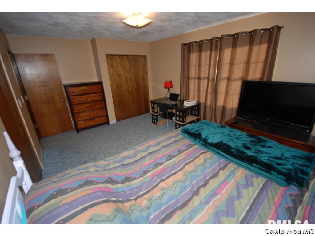 5828 North Lake Road Springfield, IL 62711 - Photo 13 of 30