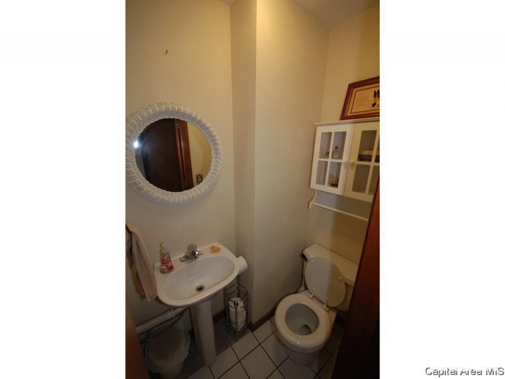 5828 North Lake Road Springfield, IL 62711 - Photo 16 of 30