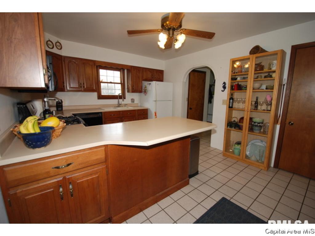 5828 North Lake Road Springfield, IL 62711 - Photo 6 of 30