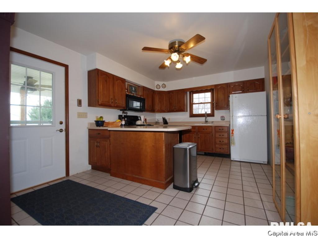 5828 North Lake Road Springfield, IL 62711 - Photo 7 of 30