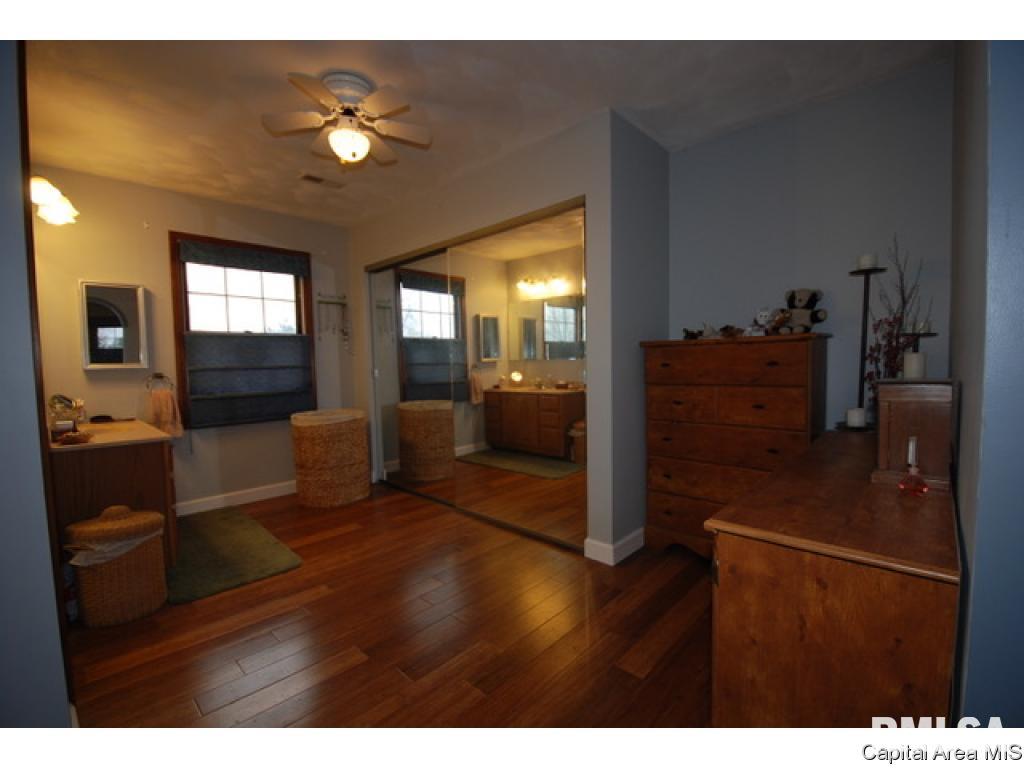 5828 North Lake Road Springfield, IL 62711 - Photo 9 of 30