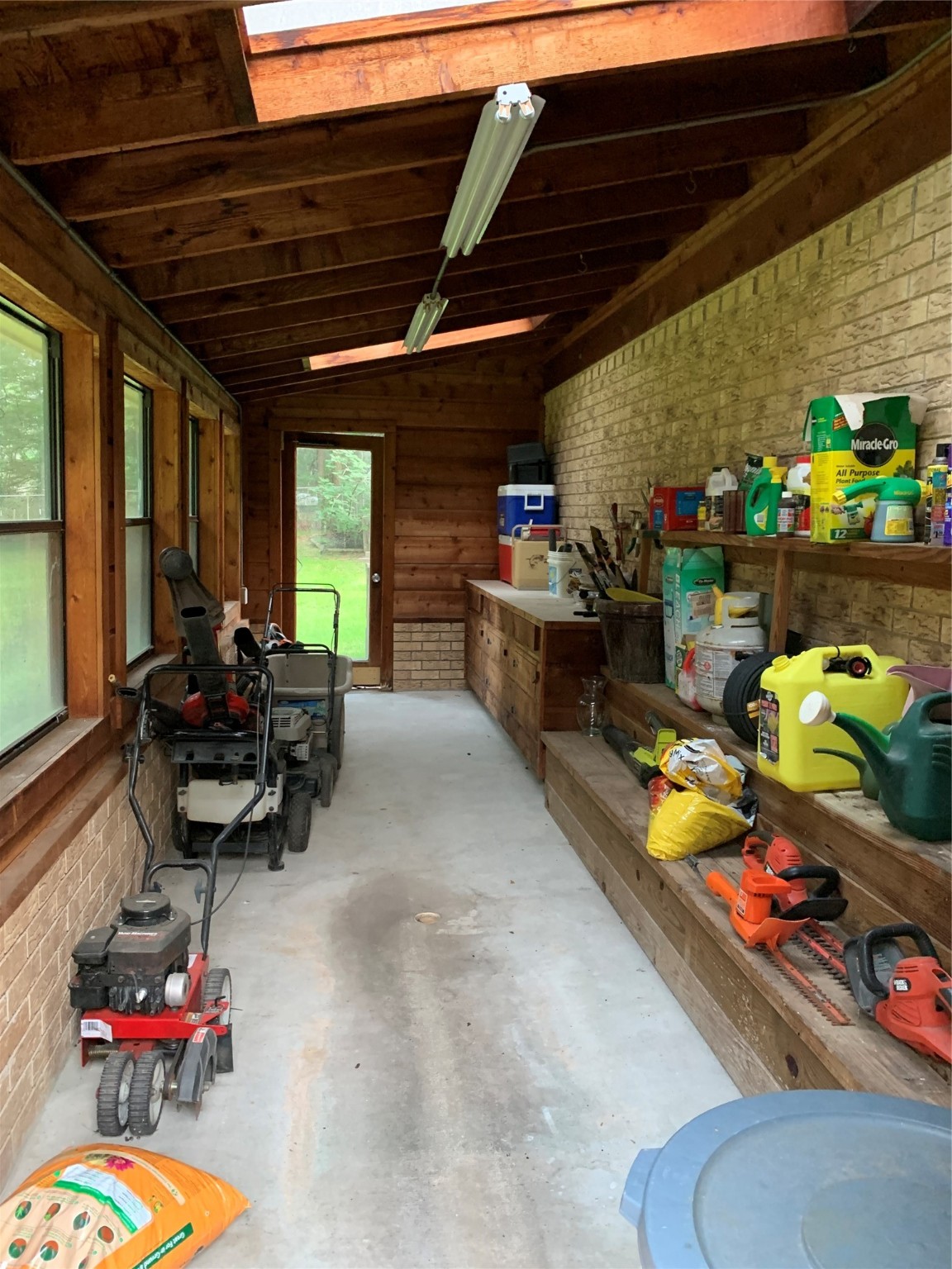 7715 Shadow Lane Conroe, TX 77304 - Photo 44 of 46 a view of a room with gym equipment