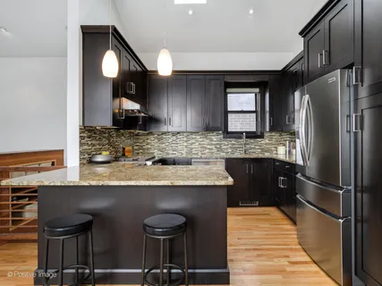 $699,000 | 816 West Oakdale Avenue, Unit 3, Chicago, IL 60657