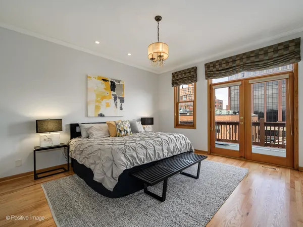 $699,000 | 816 West Oakdale Avenue, Unit 3, Chicago, IL 60657