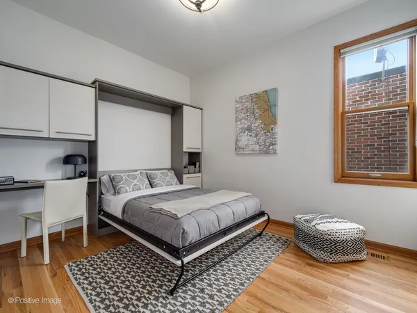 $699,000 | 816 West Oakdale Avenue, Unit 3, Chicago, IL 60657