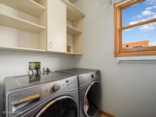 $699,000 | 816 West Oakdale Avenue, Unit 3, Chicago, IL 60657
